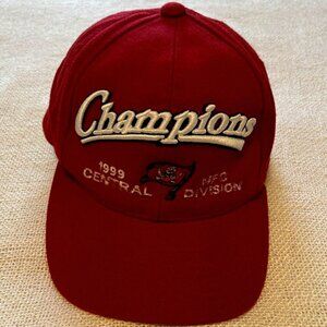 TAMPA BAY BUCCANEERS Logo Athletic 1999 Central Division Champions SnapBack Hat